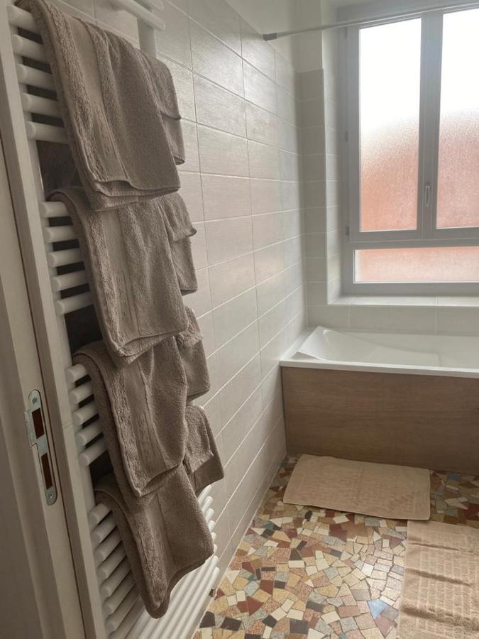 Logement 8 Personnes A St Aignan Centre サン・テニャン エクステリア 写真